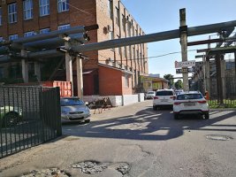 Во дворе Центра Шаолинь: первое здание слева Двор Центра ушу и цигун в Воронеже
