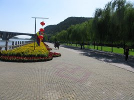 Лунмэнь
